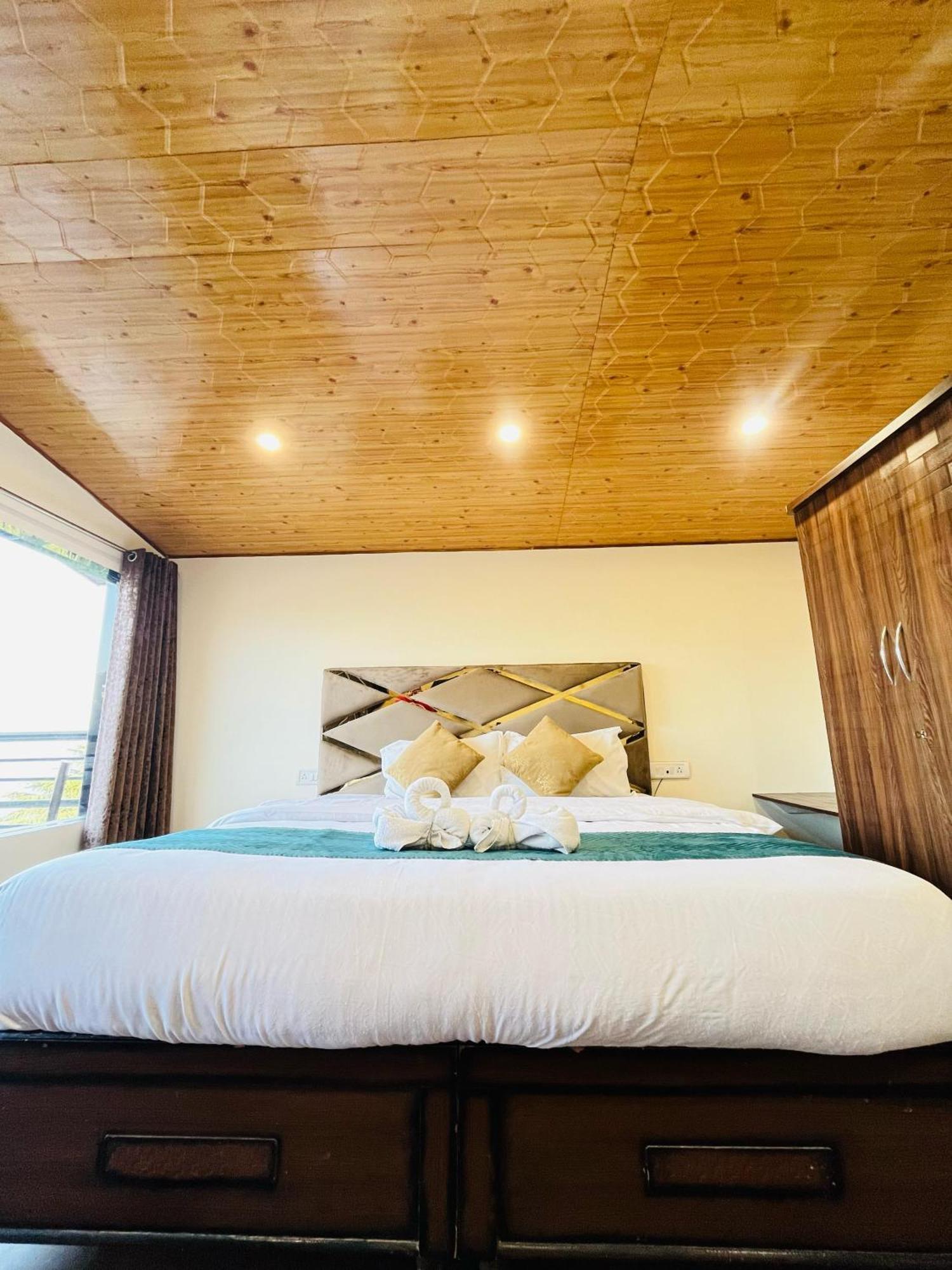 Ambrosia Grand Bed & Breakfast Shimla Bagian luar foto
