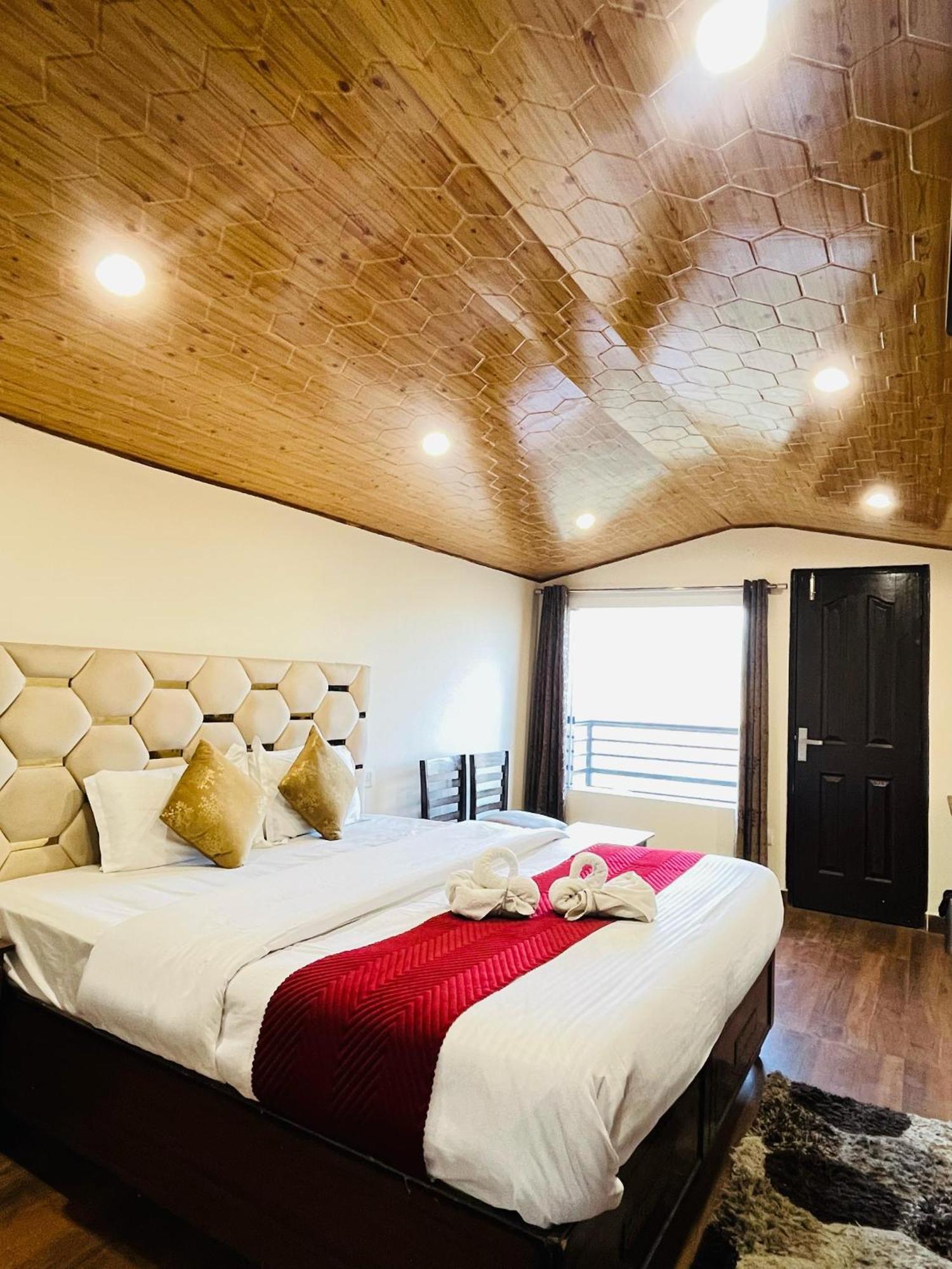 Ambrosia Grand Bed & Breakfast Shimla Bagian luar foto